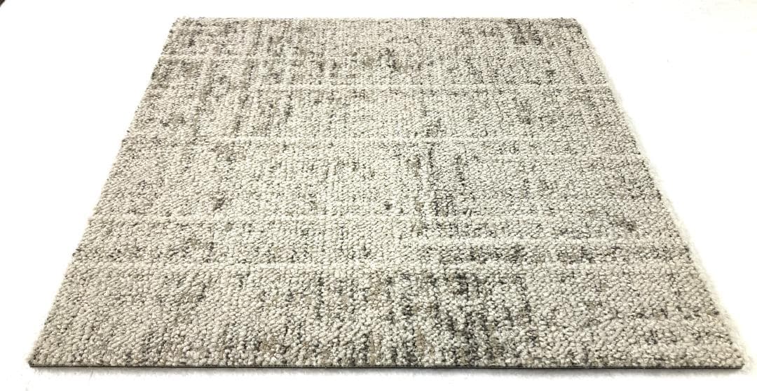 よるのヤア：のんびり発送　タイルカーペット５４枚　新品・未使用