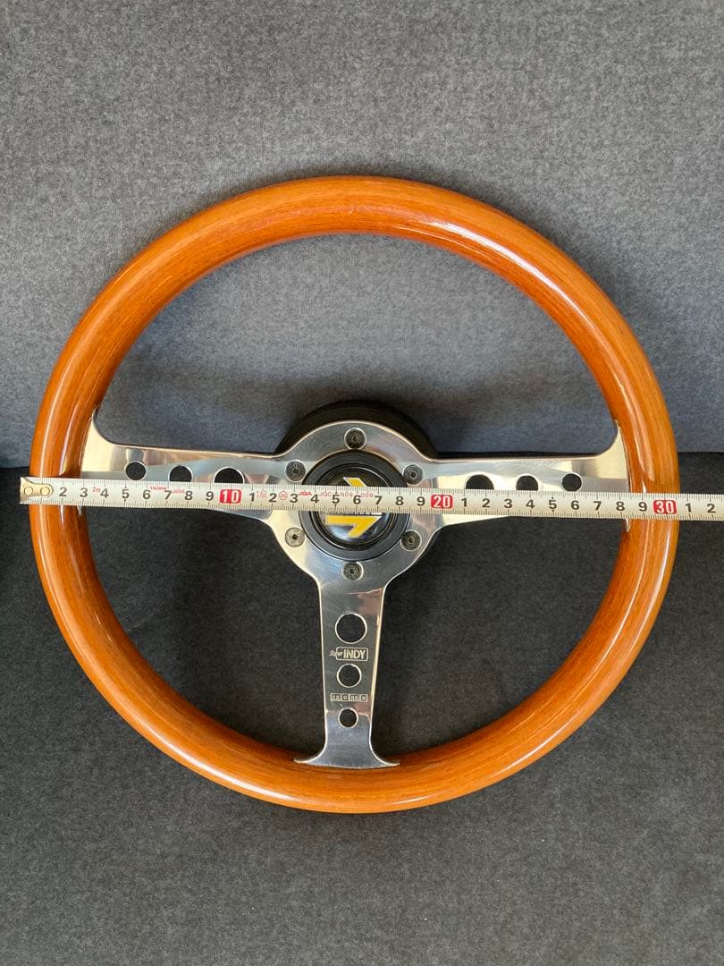 MOMO super INDY 1988年　ウッドステアリング