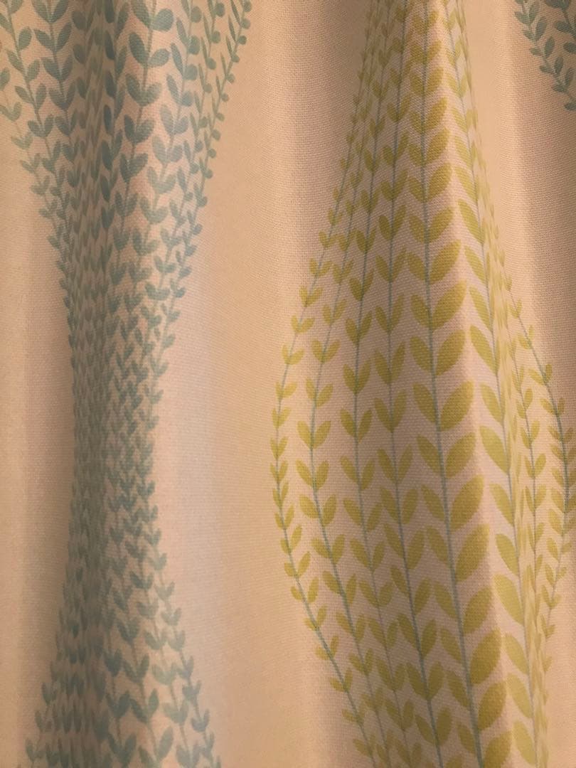 びっくりカーテン 北欧デザイン 遮光2級 ヌップグリーン