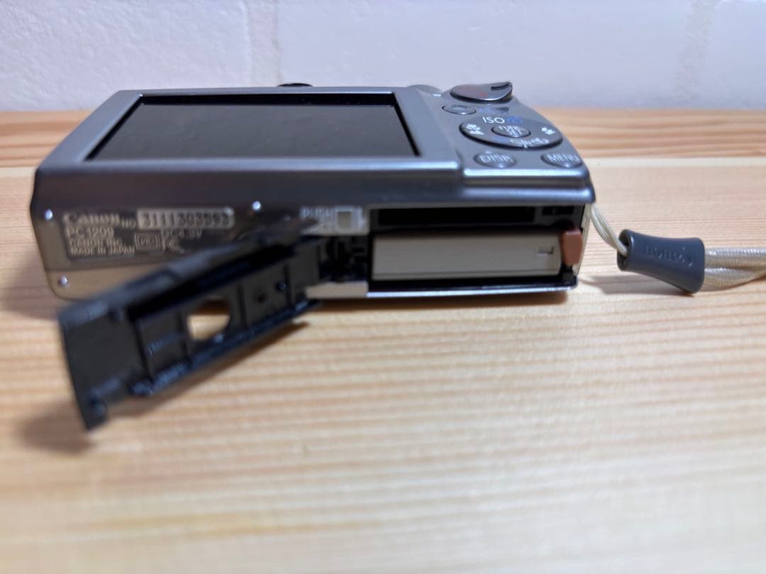 Canon IXY 900IS　デジタルカメラ　ジャンク品