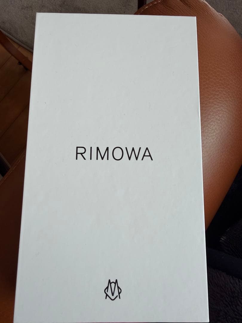 【確実正規品】リモワiphone 17 pro【中古】