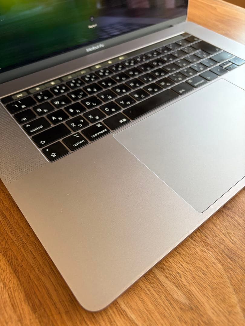 MacBookPro 2018 メモリ16GB ストレージ256GB