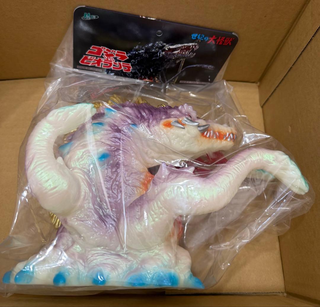 m1号 ビオランテ BEAMS 蓄光 ソフビ