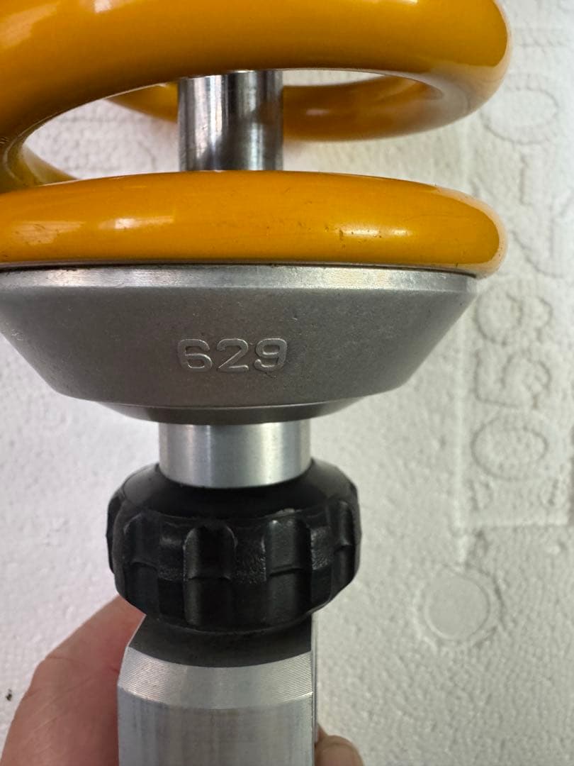 Öhlins ショックアブソーバー シルバー/イエロー スズキ　GSR600用