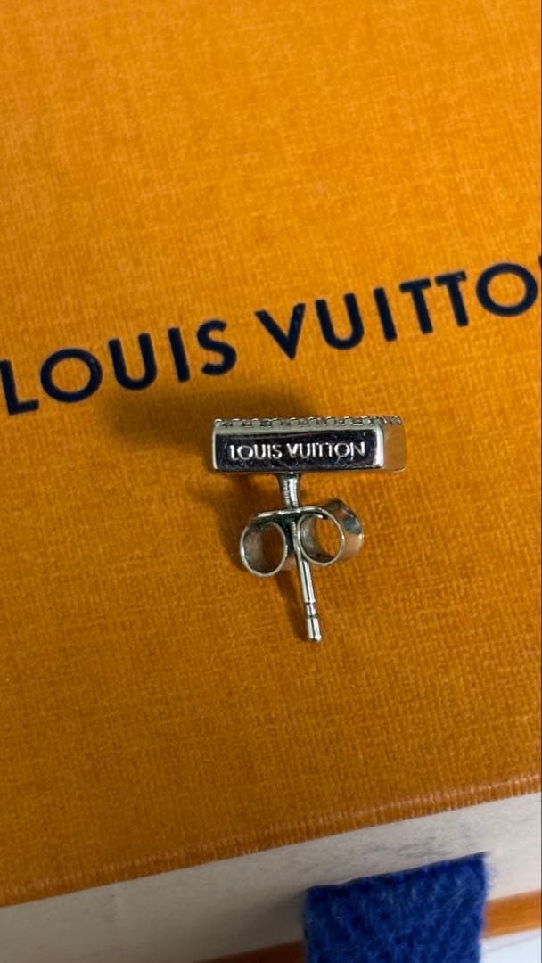 ルイヴィトン ピアス 美品 LV アイコニック ストラス 片耳 箱、袋付き