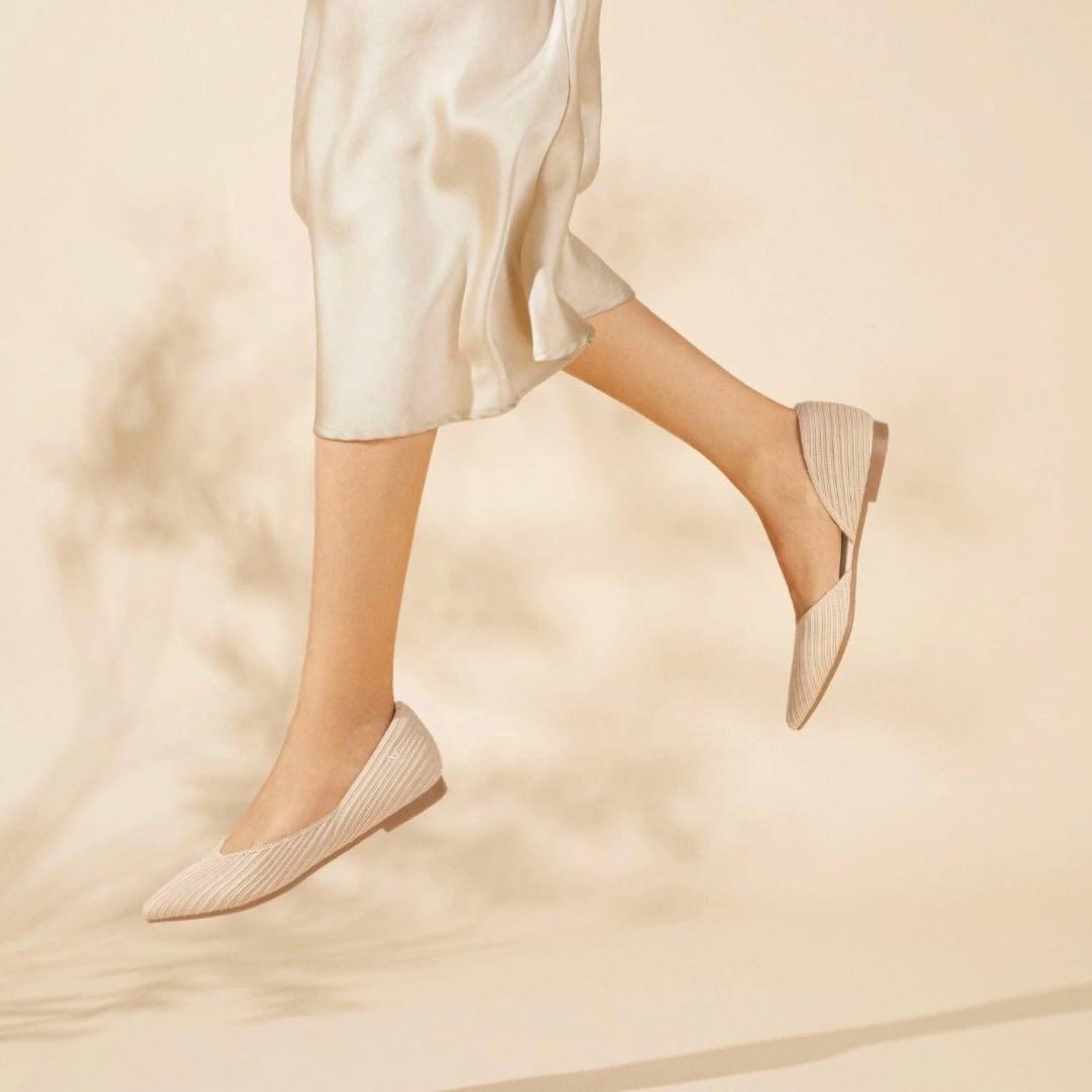 【美品】VIVAIA ポインテッドトゥVカラットフラットシューズ ベージュ　38