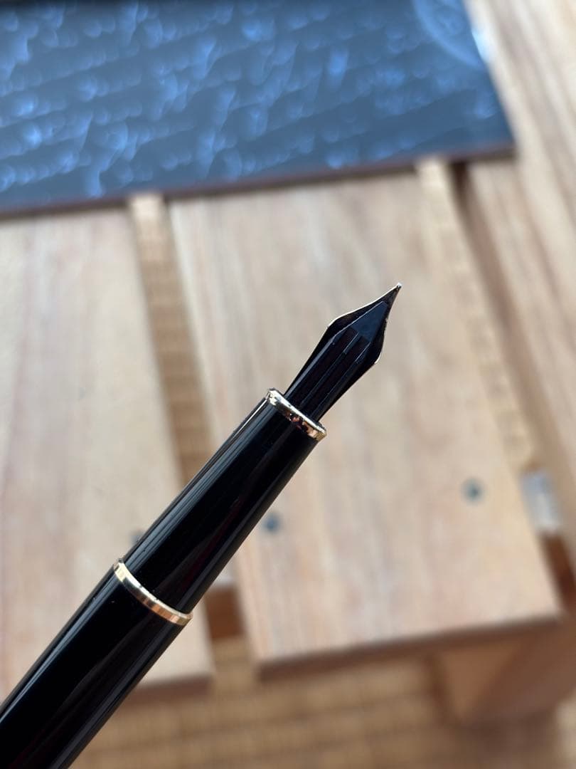 MONT BLANC ボールペン 黒 ガイドブック付き