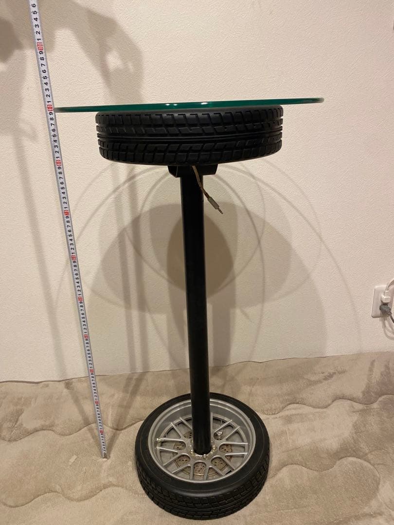 ホイールデザイン置時計とテーブルセット