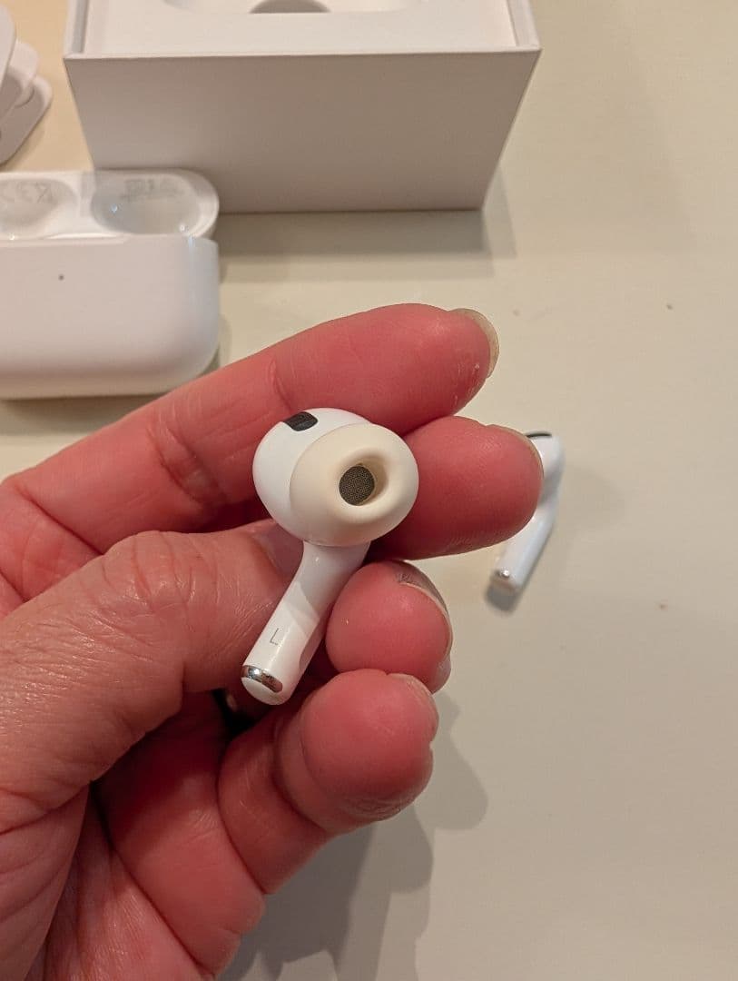 AirPods Pro (第1世代)ワイヤレス充電ケース付き