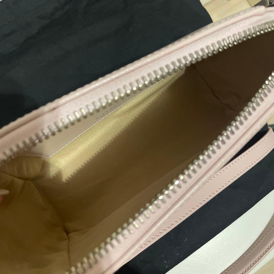 ジバンシイアンティゴナショルダーバッグ新品