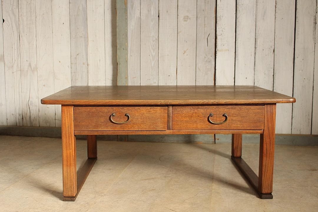 古く味のある木製の机　引き出し2杯　 ローテーブル　作業台　古家具　古民家