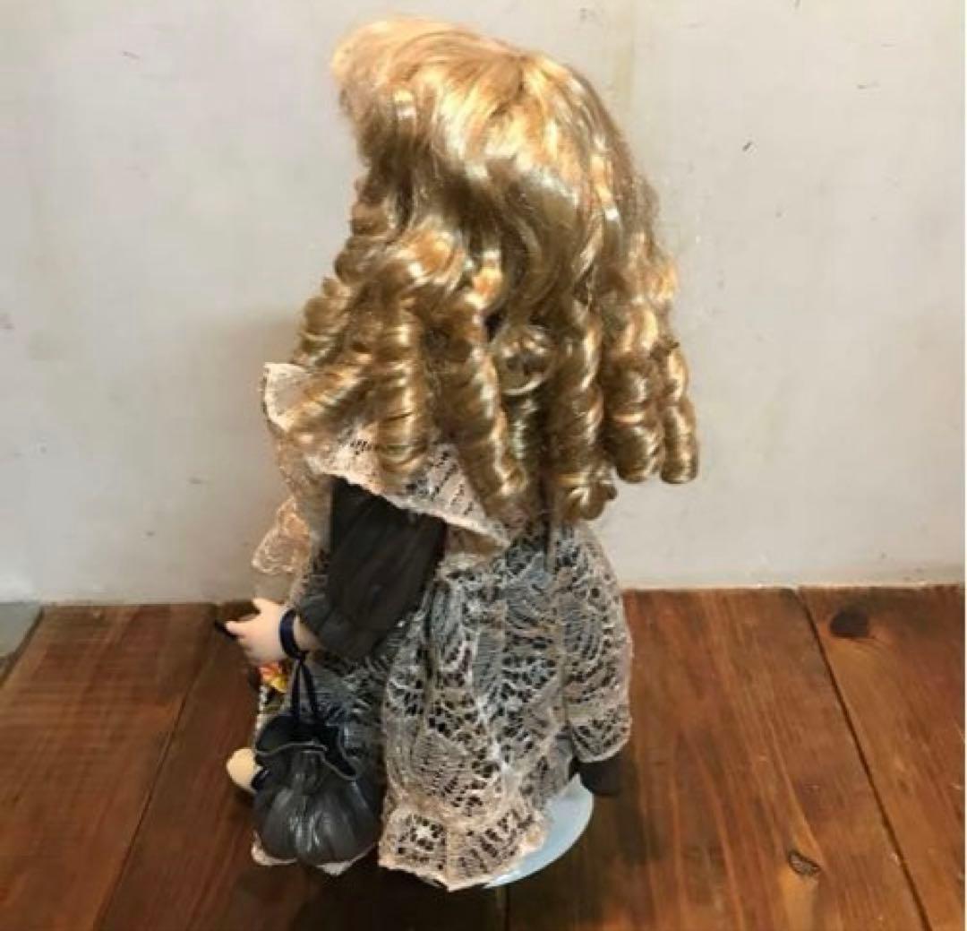 美品　ドール　ヴィンテージ　西洋人形　丁寧なつくり　表情が可愛いらしい　陶器