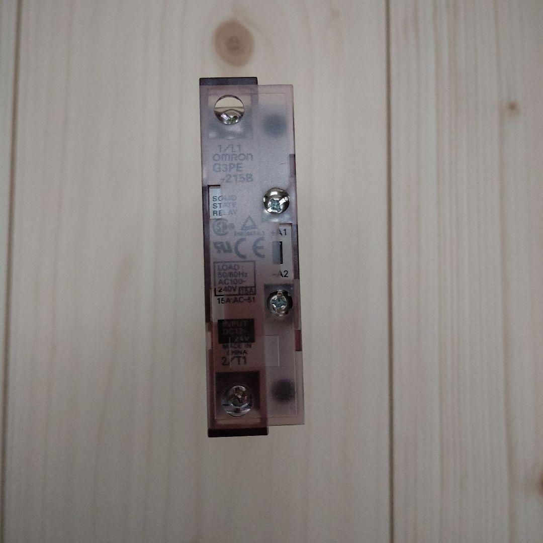 Omronヒータ用ソリッドステート・リレー G3PE-215B DC12-24