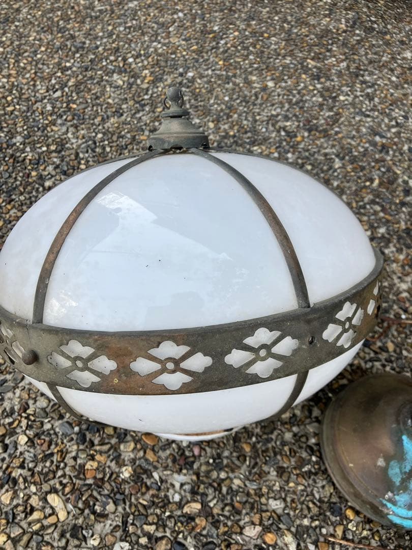 レトロ　昭和大正　ヴィンテージ　乳白色/ランプシェード　球体ランプシェード　銅枠