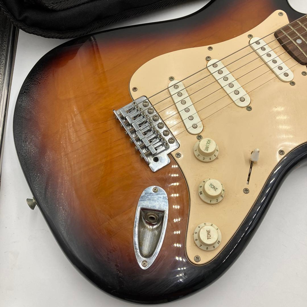 Squier by Fender ストラトキャスター ケース付き　エレキギター
