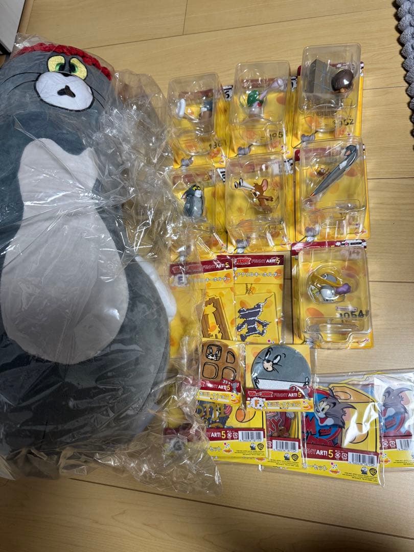 トムとジェリー happyくじ　フィギュアセット ぬいぐるみ付き