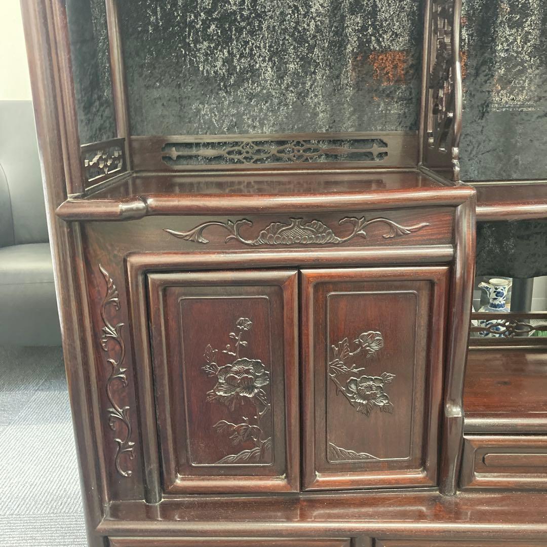 紫檀 茶箪笥 違い棚 飾り棚 和家具 茶棚 牡丹 蝶 収納 透かし彫り 彫刻
