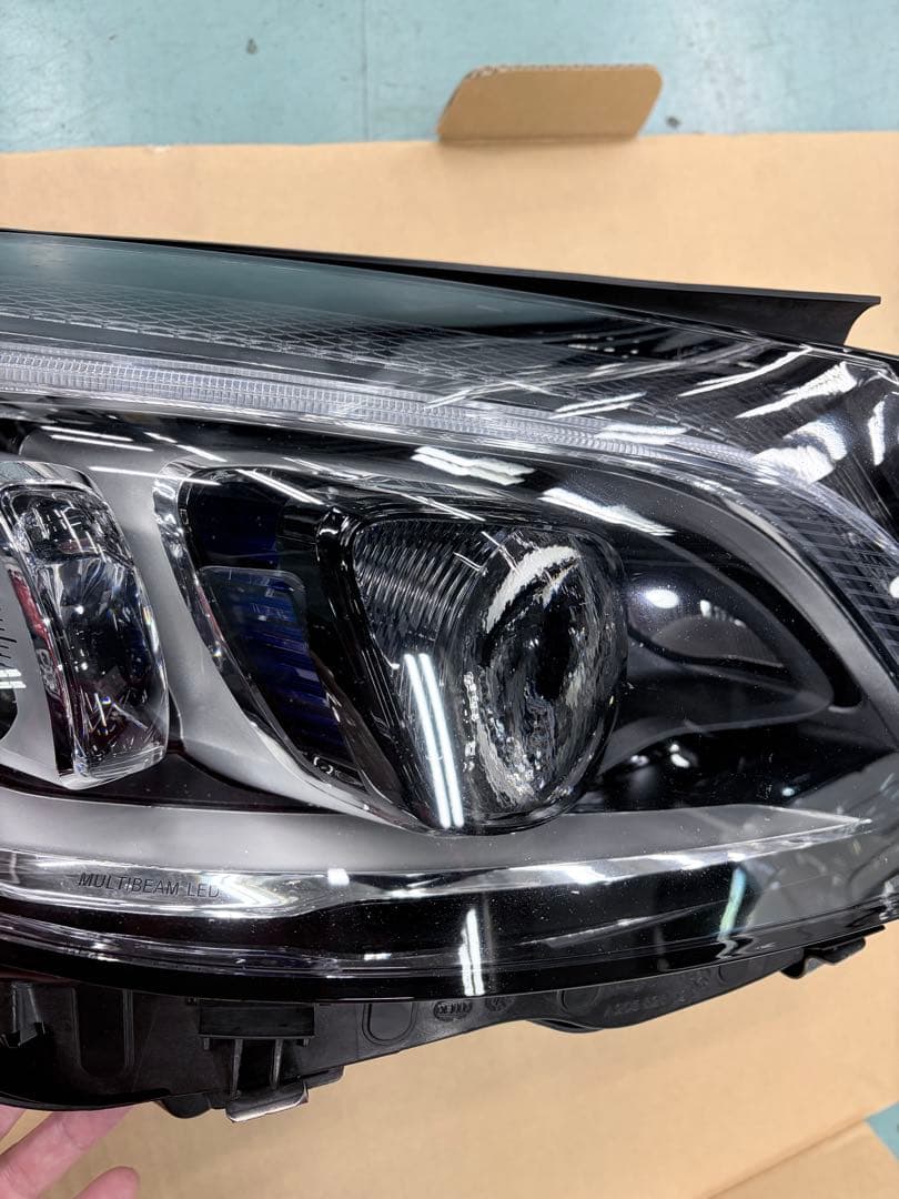 ベンツ CクラスW205 後期 右ヘッドライト 中古