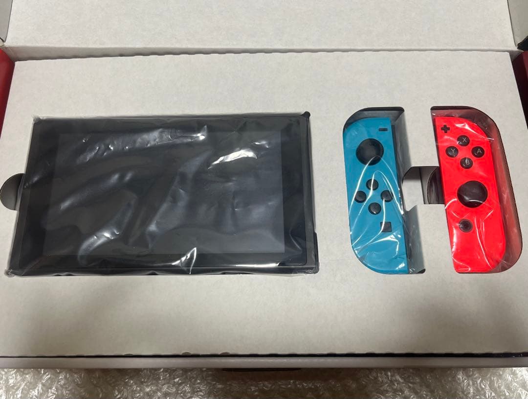 みみ♡　Nintendo Switch 本体等＋マリオカート、桃鉄セット！