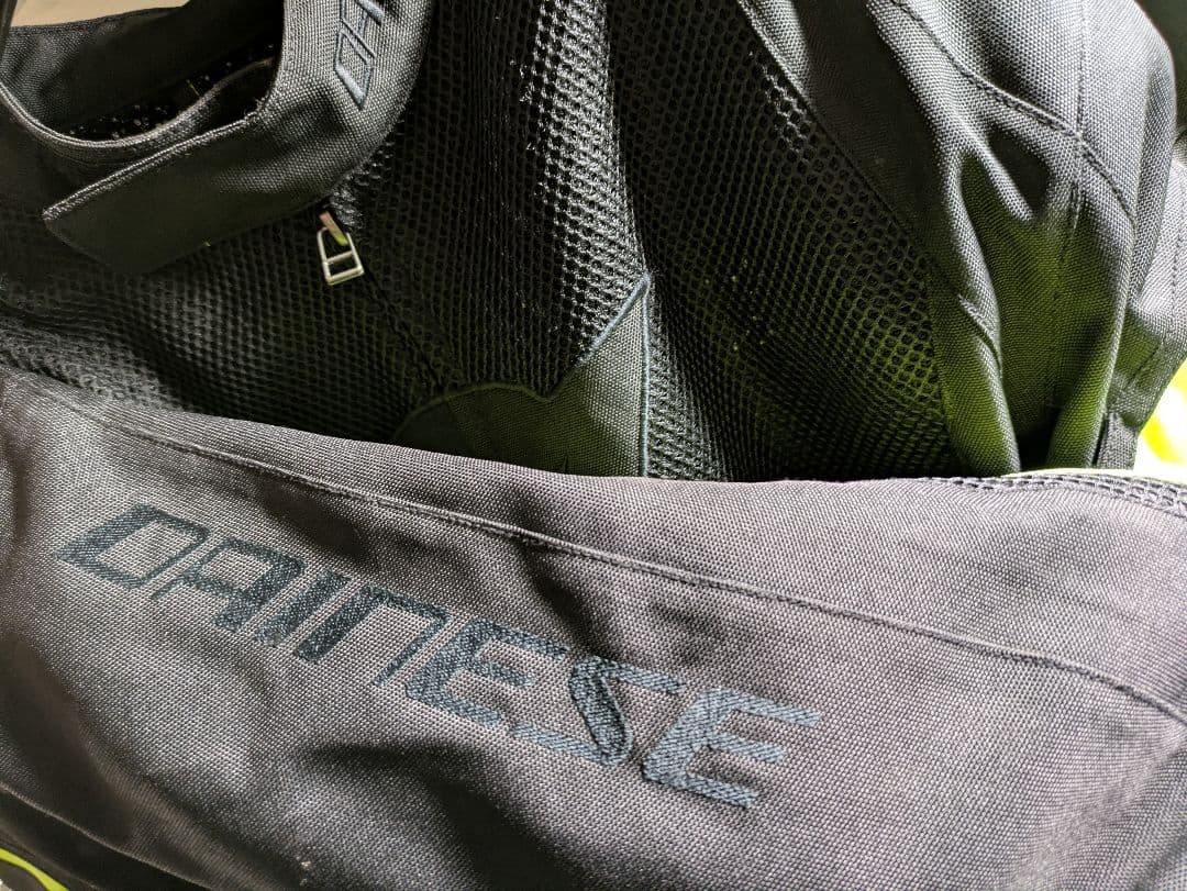 ダイネーゼ　DAINESE メッシュジャケット中古