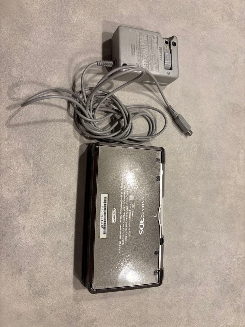 【即購入可】ポケットモンスター　サン ニンテンドー3DS本体・充電器付