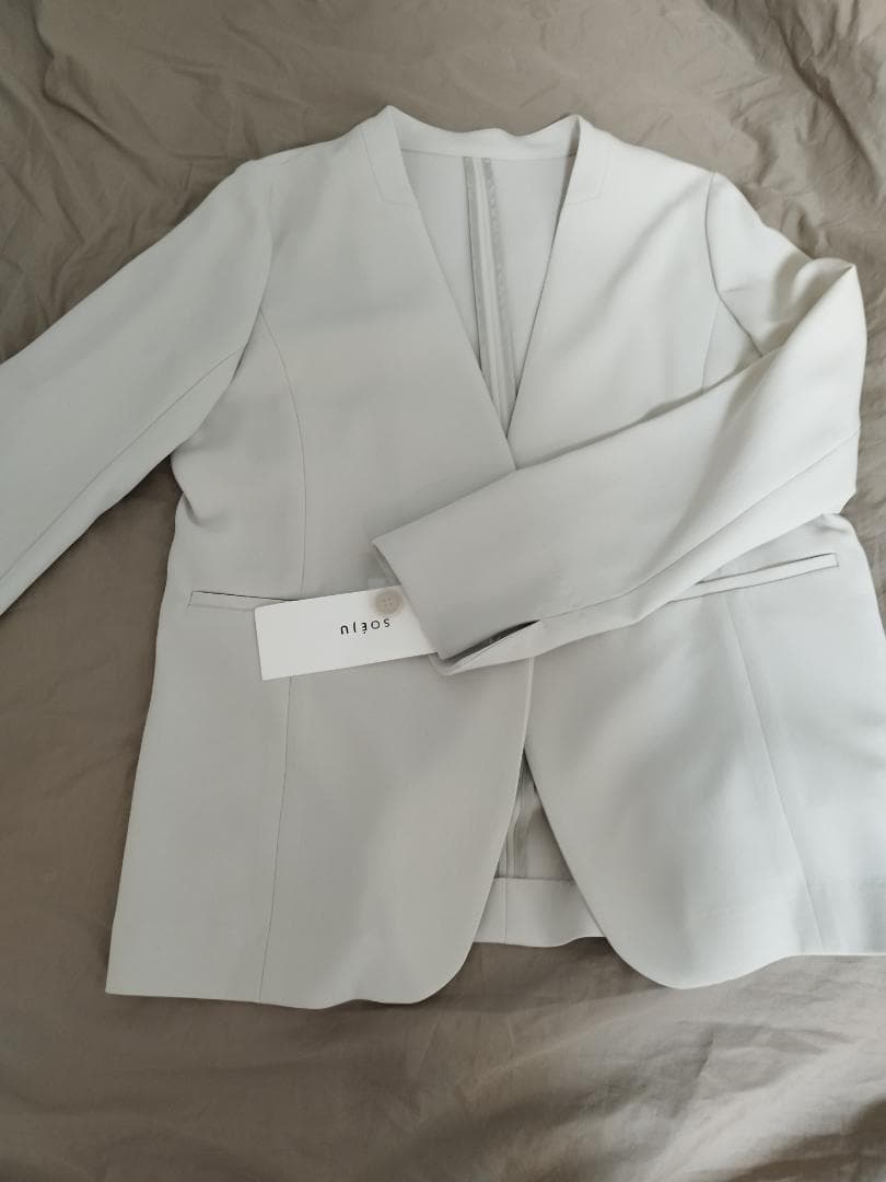 ソージュ　soeju　ノーカラージャケット