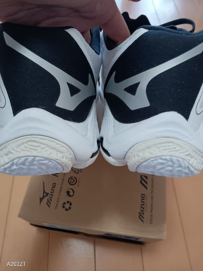 値下げ☆Mizuno バレーボールシューズ ホワイト/ブラック/グリーン24cm