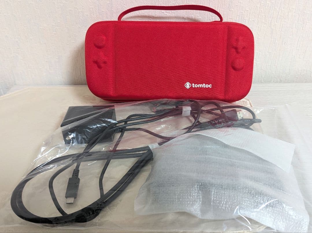 Nintendo Switch 本体 SDカード内蔵 専用ケース付き