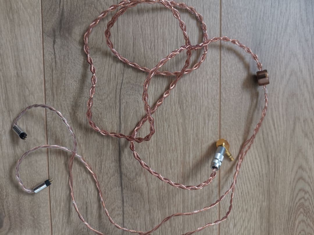 Empire ears Nemesis 限定デザイン