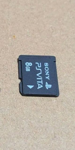 PSV クリスタル・ホワイト初音ミク本体のみ·8GBメモカ·追加セット