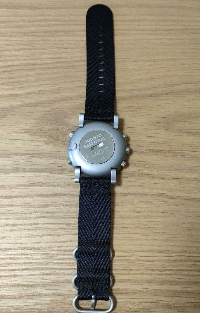 スント SUUNTO エッセンシャル ESSENTIAL