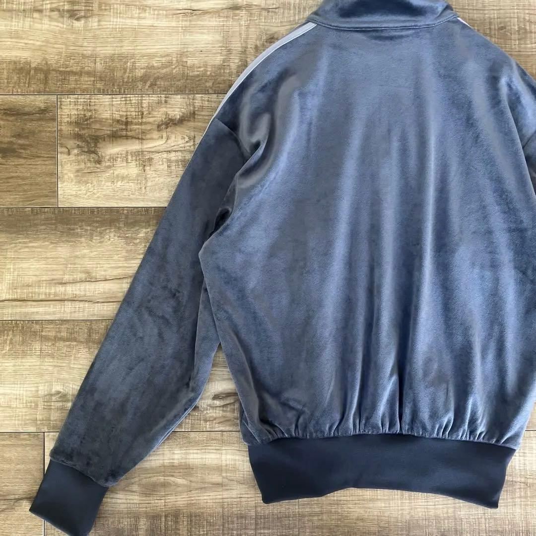【人気モデル】adidas ベロア トラックジャケット グレー トレフォイル