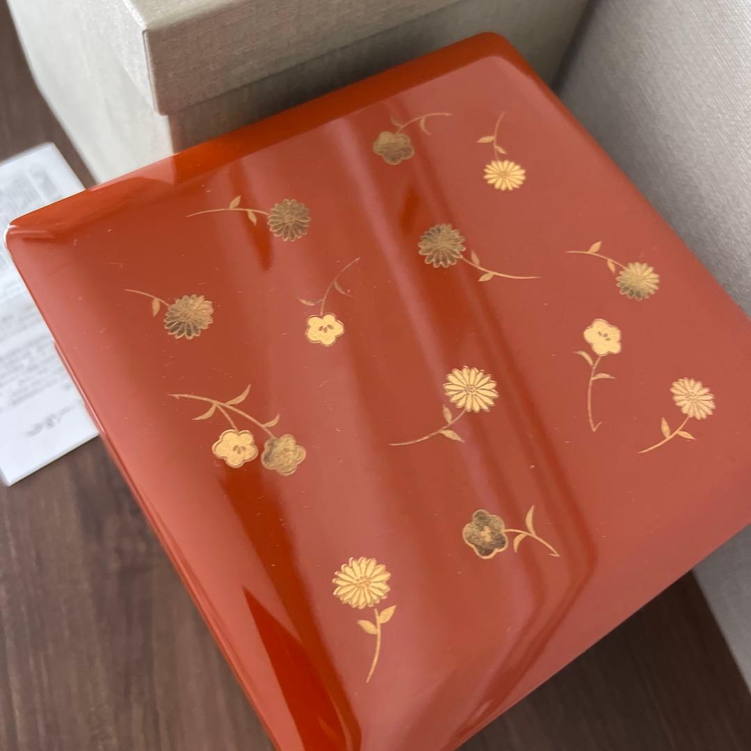 会津漆器　御重箱　大生謹製　洗朱5.5 鷲丸3段重　花小紋