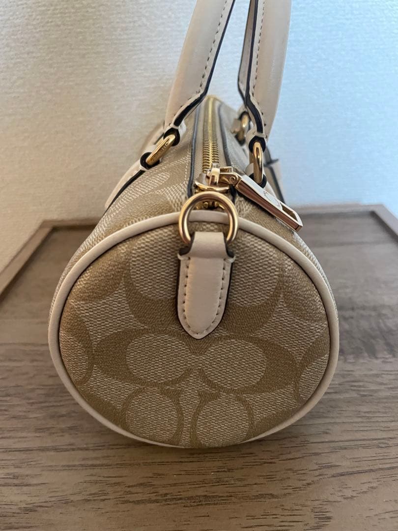 ジェラ様　コーチ　筒形　ショルダーバッグ