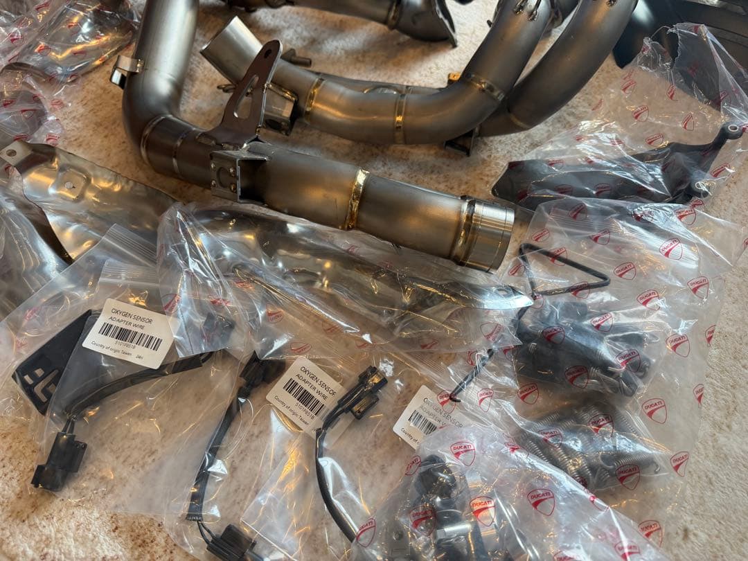 ドゥカティパニガーレV4フルエキマフラー 純正96482351AA DUCATI