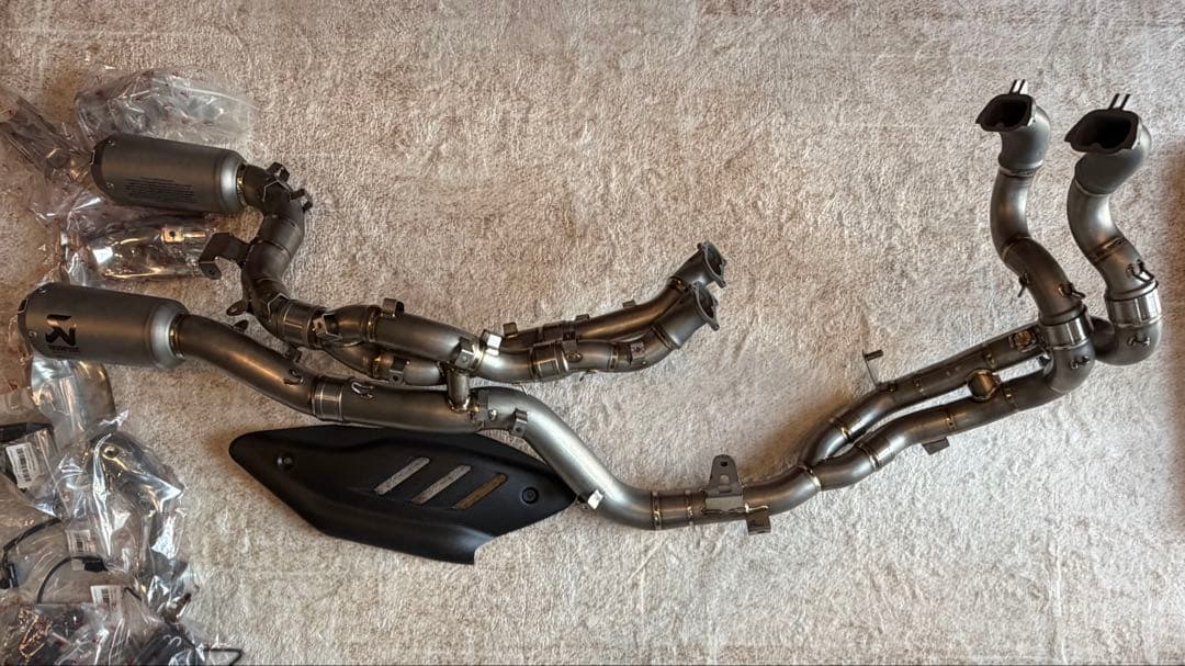 ドゥカティパニガーレV4フルエキマフラー 純正96482351AA DUCATI