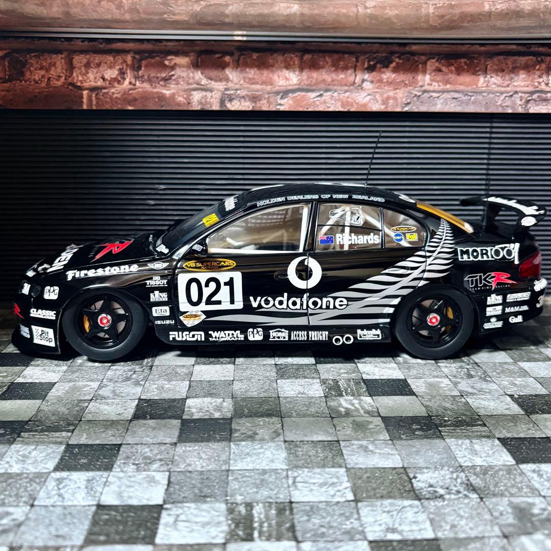 国内未入荷 1000台限定 1/18 CC ホールデン VX コモドア V8