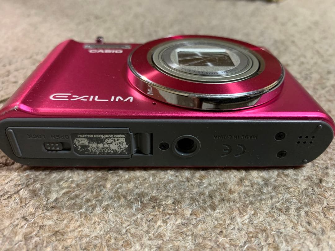 美品　CASIO（カシオ）デジタルカメラ EXILIM EX-ZS190 動作品