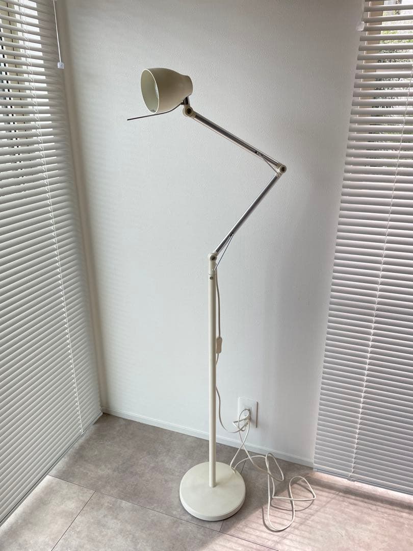 IKEA イケア　トロール TRAL フロア　読書ランプ