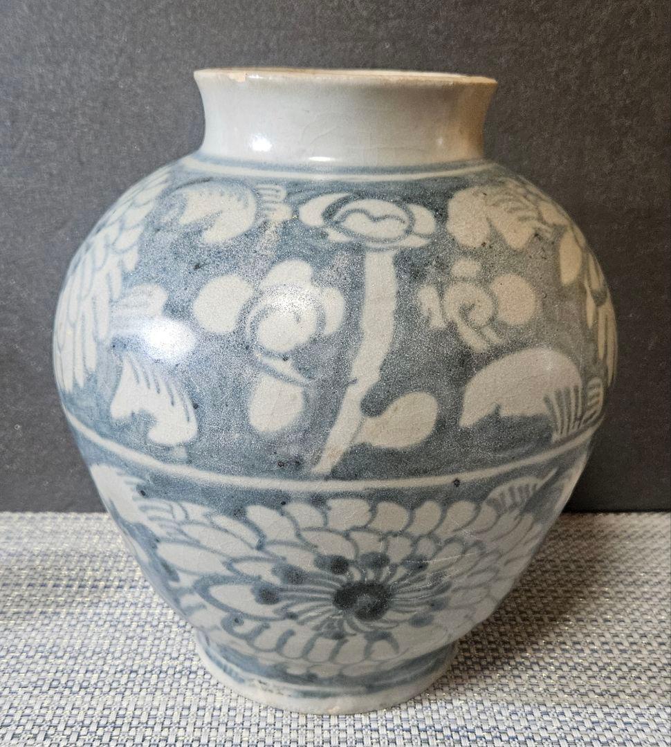 明朝 明代　中国古陶磁　中国南方系　青華　 古染付　花の図　胴継ぎ　壺　花入れ