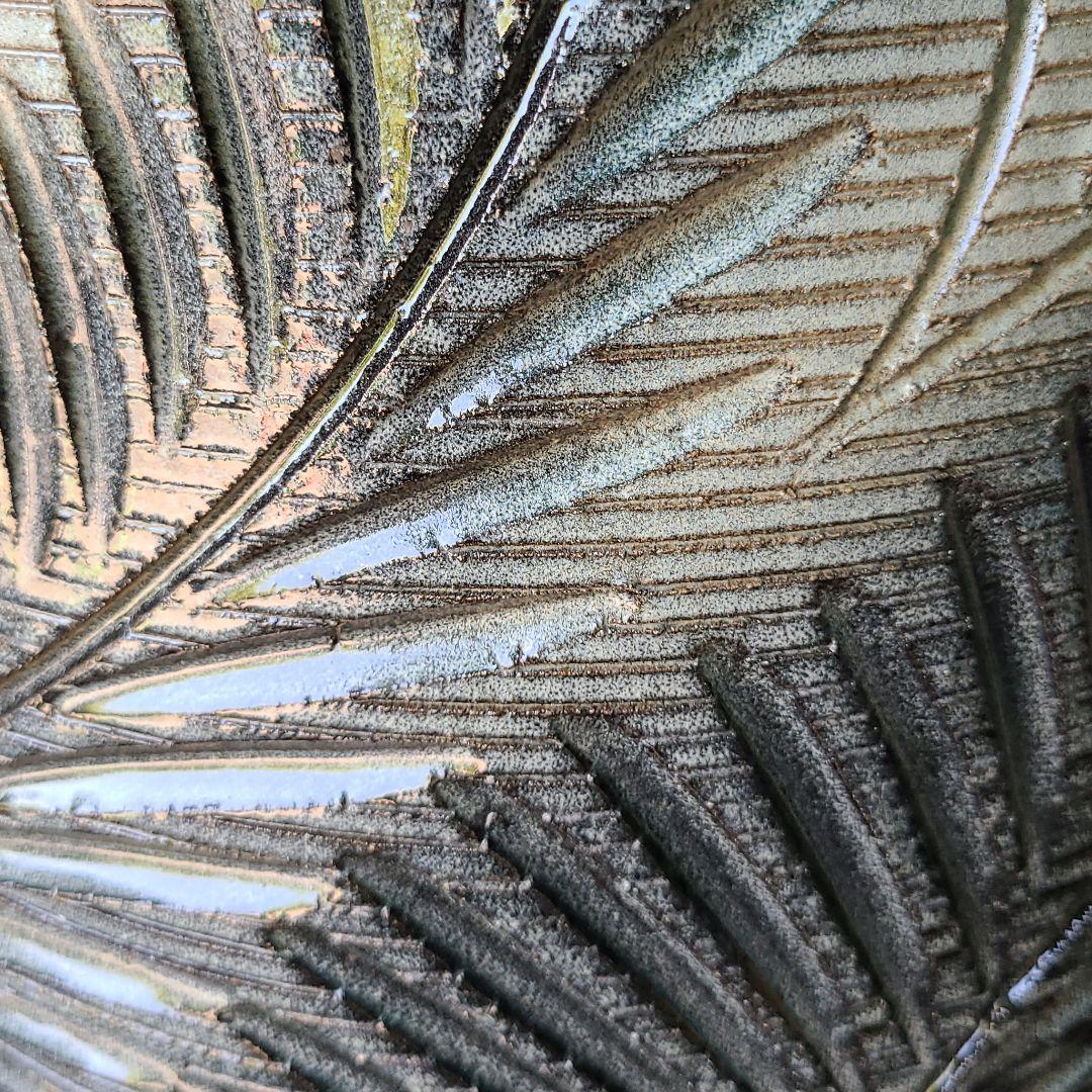 お値下げしました⤵信楽焼傘立て  シダ彫り 高さ５０cm