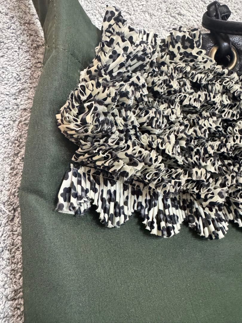 carnet オリーブグリーン ナイロンバッグ