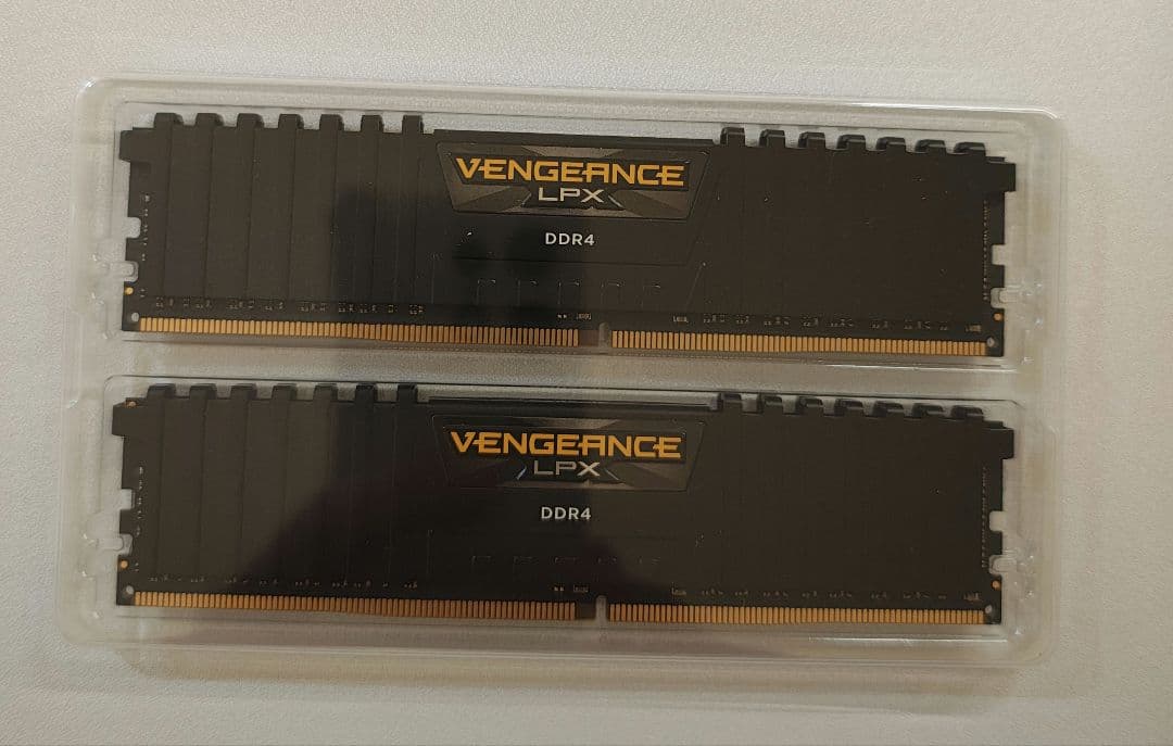 コルセア 電源付きCORSAIR VENGEANCE 16GB×2 32GB