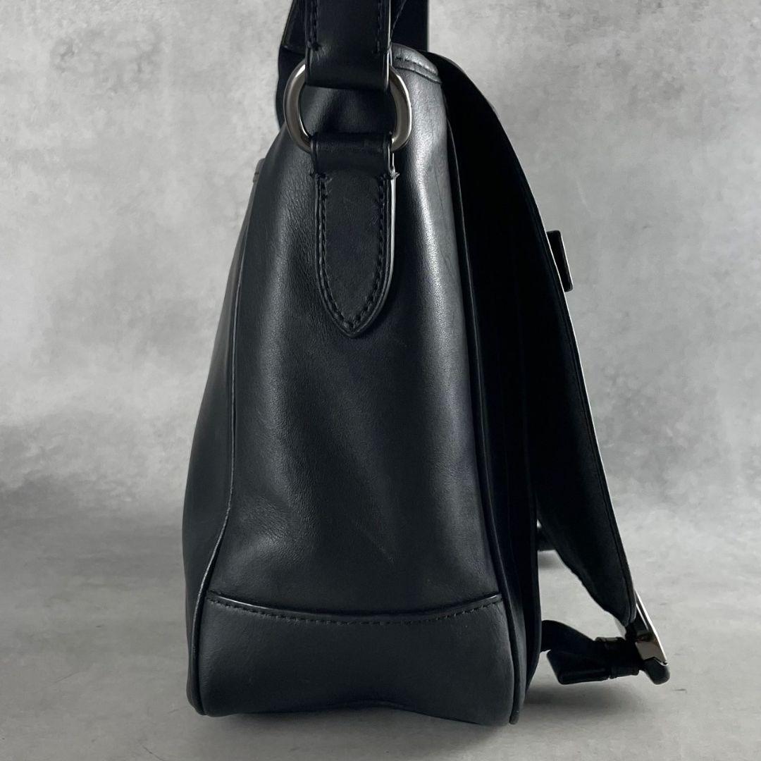 884 COACH ブラック レザー メッセンジャーバッグ