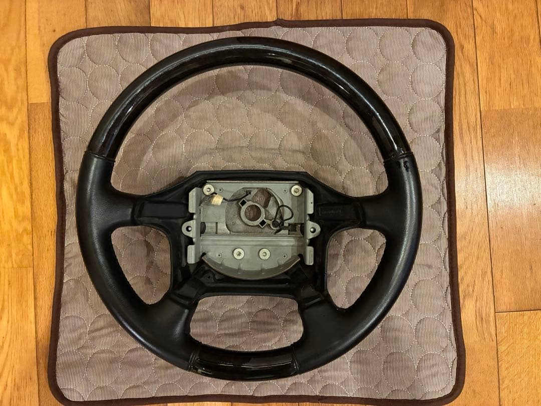 リ*ー様 VOLVO ボルボ　ウッド・レザーコンビハンドル