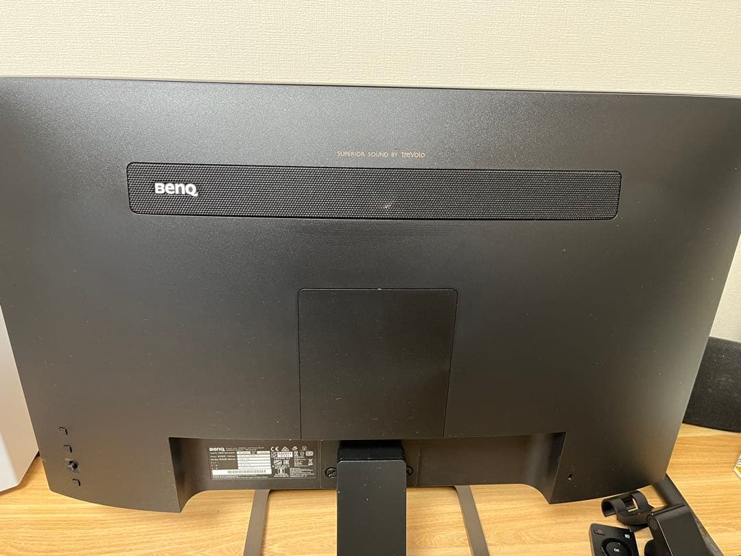 BenQ MOBIUZ EX2780Q + モニターライト