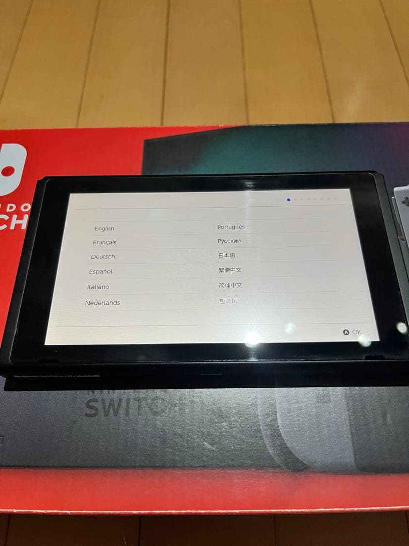 美品　ニンテンドー スイッチ　本体　Nintendo Switch 箱付属品付