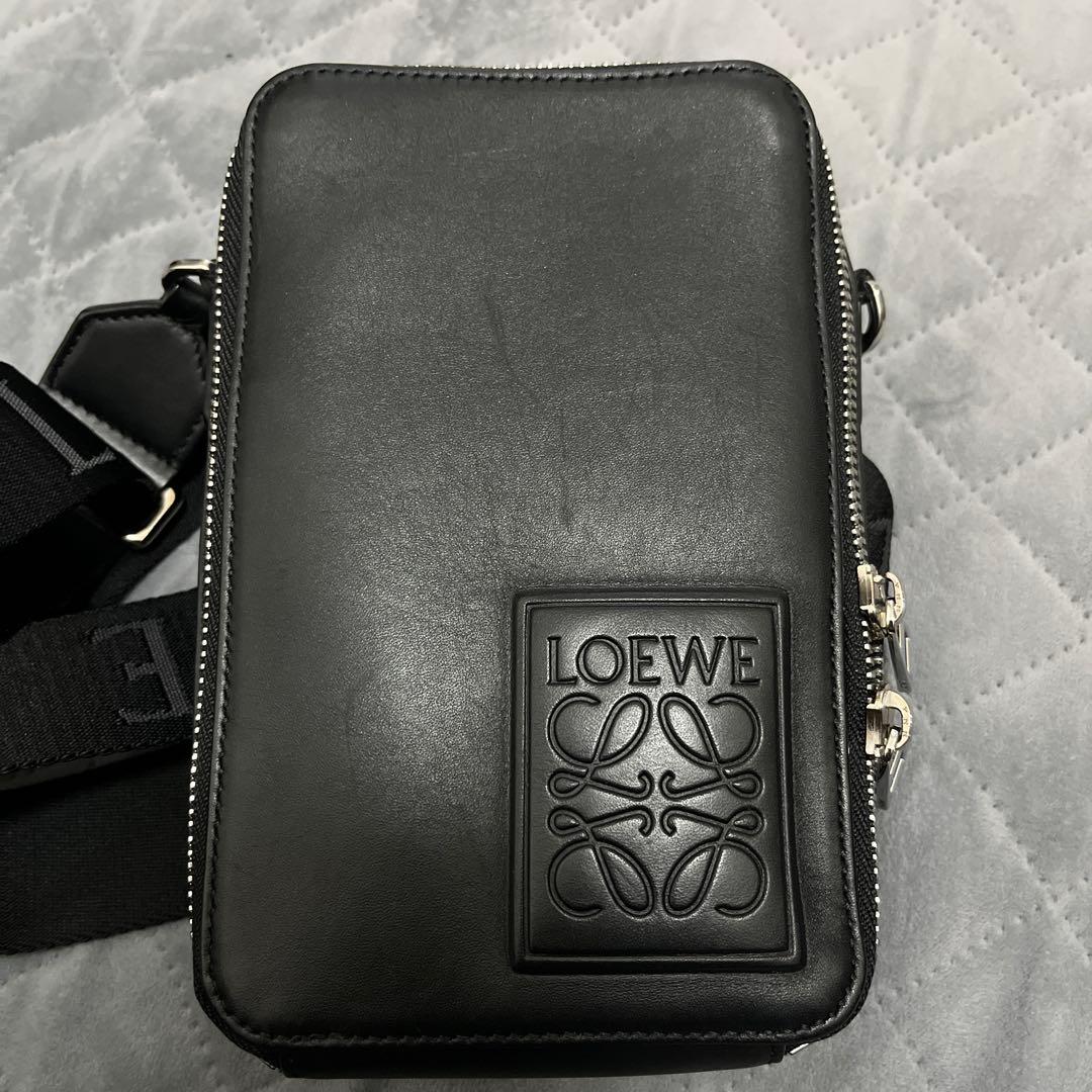 LOEWE バーティカルクロスボディ　ショルダーバック　ブラック
