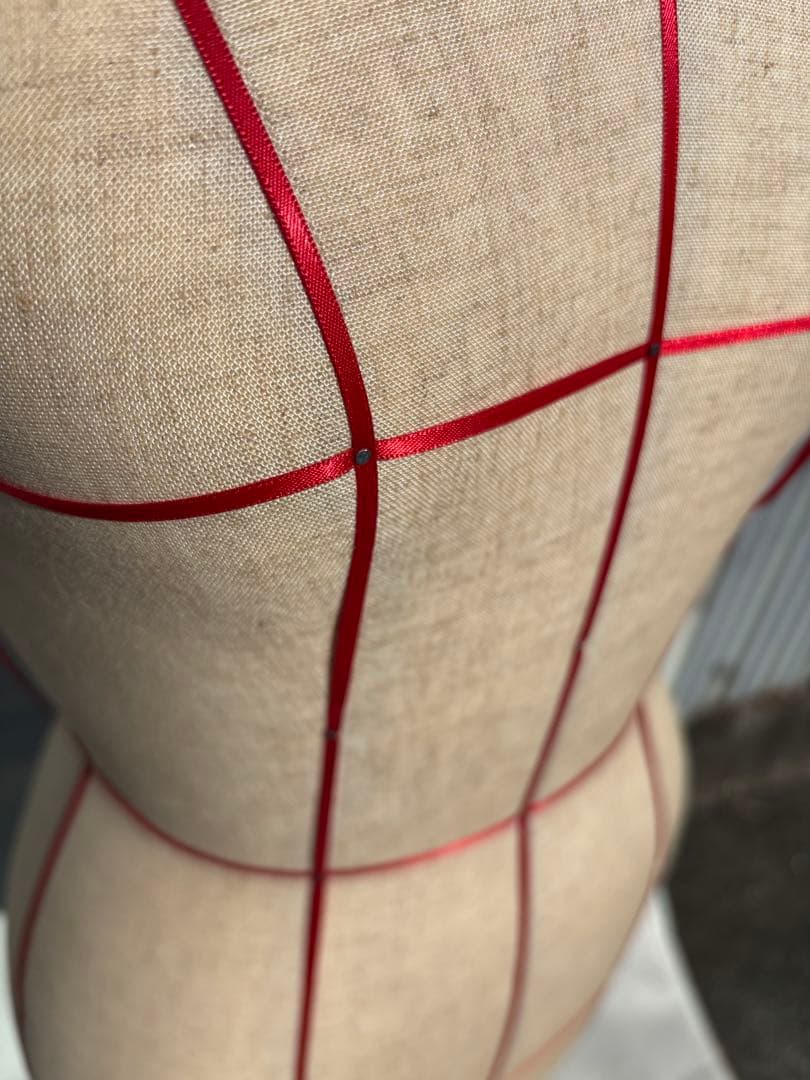 ボディーライン入り　トルソー　マネキン　洋装ソーイング布製スタンド付き針打てます