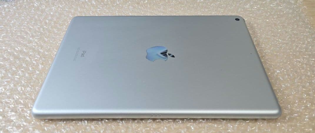 お*ー様 iPad 7◼️第7世代◼️Wi-Fi版◼️新品バッテリー◼️MF3N